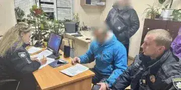 У Дніпрі затримали ґвалтівника, який напав на жінку в підʼїзді