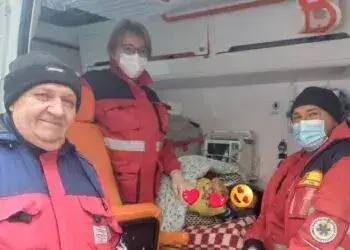 Народився в кареті швидкої: на Дніпропетровщині пологи приймали в санітарному автомобілі