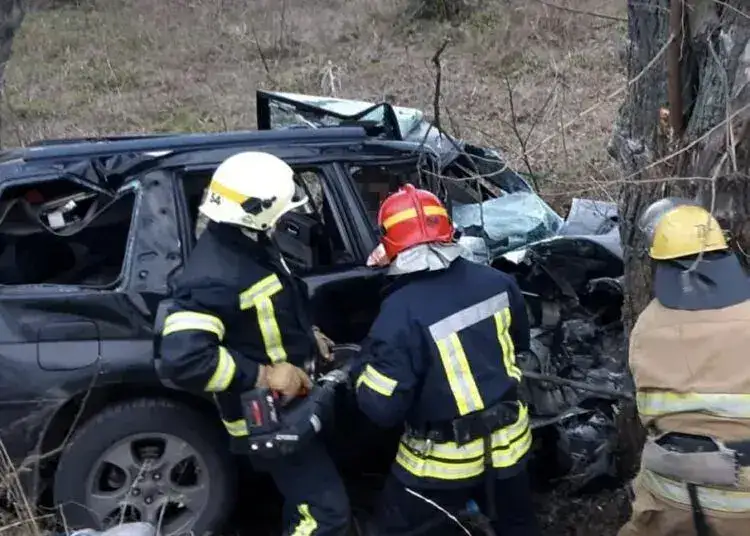 Смертельна ДТП на Дніпропетровщині: тіло водія довелося деблокувати з машини