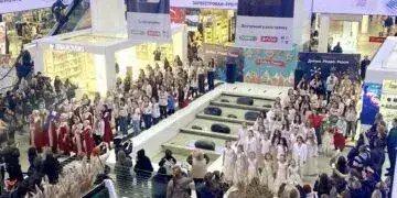 В ТРЦ Дніпра пролунав «Щедрик» у виконанні 150 дітей