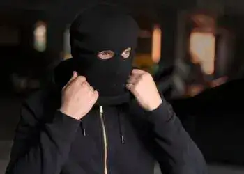 На Дніпропетровщині спіймали грабіжника-благодійника / Ілюстрація freepik.com