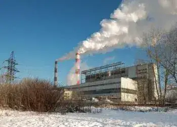 У ДТЕК розповіли, що на відновлення пошкодженої ТЕС можуть піти місяці. Чи загрожують дніпрянам аварійні відключення світла?