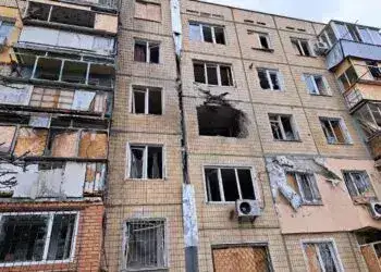 Нікополь під обстрілами: п'ять людей постраждали, серед них 7-річний хлопчик