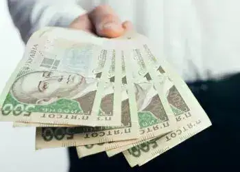 На Дніпропетровщині керівниця поштового відділення обікрала клієнтів на майже 50 тисяч гривень