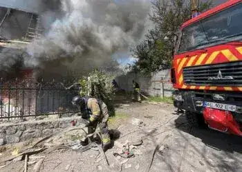 У Камʼянському районі з пожежі врятували жінку