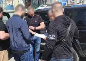 На Дніпропетровщині правоохоронець вимагав хабар з підприємця та обіцяв не перешкоджати його діяльності