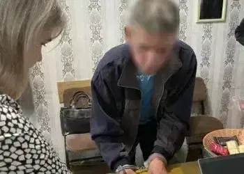 На Дніпропетровщині пʼяний чоловік вдарив ножем співробітника ТЦК