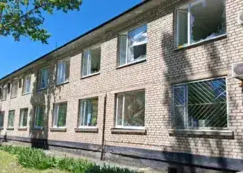У Нікополі під обстрілом опинилася лікарня та швидка - вже відомо про чотирьох постраждалих