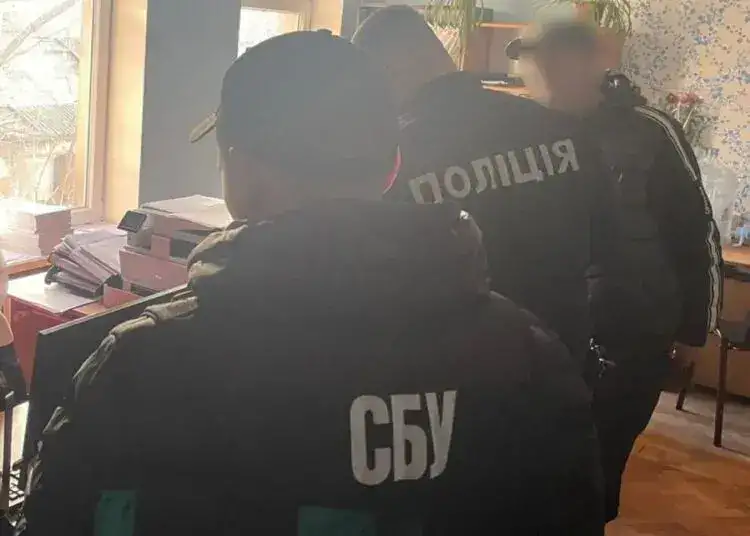 На Дніпропетровщині судитимуть екс-службовців за хабар