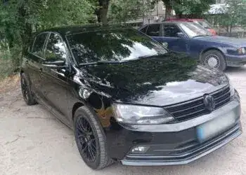 Конфлікт між двома компаніями призвів до ножового поранення, стрілянини та перегонів на авто у центрі Дніпра