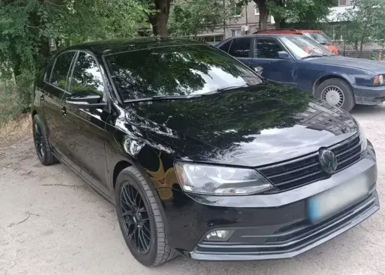 Конфлікт між двома компаніями призвів до ножового поранення, стрілянини та перегонів на авто у центрі Дніпра