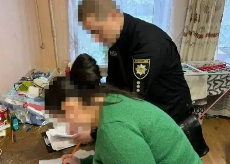 У Дніпрі сімейний лікар зі спільниками виписував електронні рецепти неіснуючим пацієнтам та забирав компенсацію
