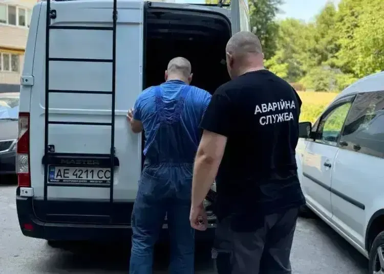 Через відключення світла у Дніпрі щонайменше вдвічі зросла кількість звернень до аварійної служби