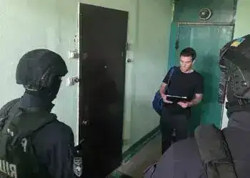 Двоє мешканців Дніпропетровщини намагалися підпалити три квартири в Одесі