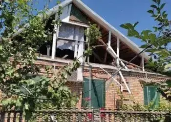 У Нікополі жінка наступила на обірваний після обстрілу електродріт