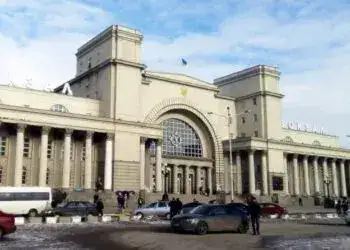 Біля вокзалу в Дніпрі зміняться кінцеві автобусні зупинки