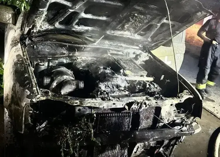 На Дніпропетровщині все частіше підпалюють автівки військових: хто за цим стоїть?