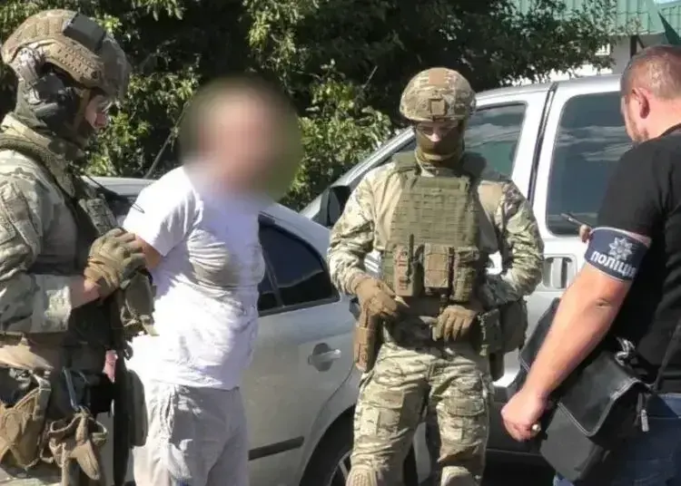 На Дніпропетровщині чоловік замовив вбивство коханця своєї дружини
