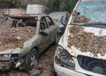 Внаслідок атаки по Кривому Рогу пошкоджено більше 230 автомобілів, збільшилася кількість постраждалих