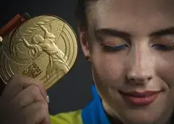 Олімпійська чемпіонка Ярослава Магучіх з Дніпра передала мільйон гривень на допомогу ЗСУ