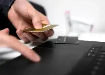Як вивести гроші з Payoneer на ПриватБанк?