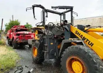 У Нікополі окупанти обстрілювали рятувальників та комунальників