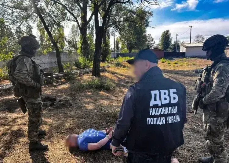 На Дніпропетровщині викрили наркоугруповання, учасники якого збували наркотики та спробували підкупити поліцейських