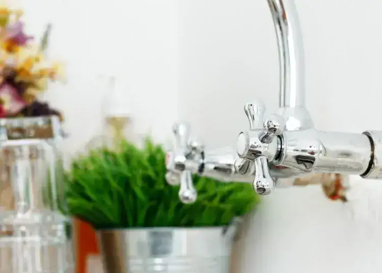 Дніпроводоканал проводить аварійні роботи - де немає води?