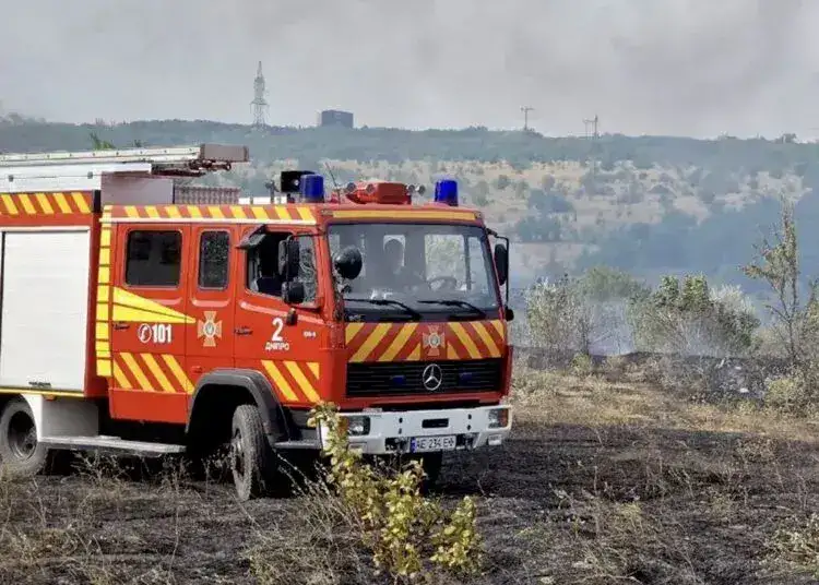 На Дніпропетровщині рятувальники виснажені через велику кількість пожеж