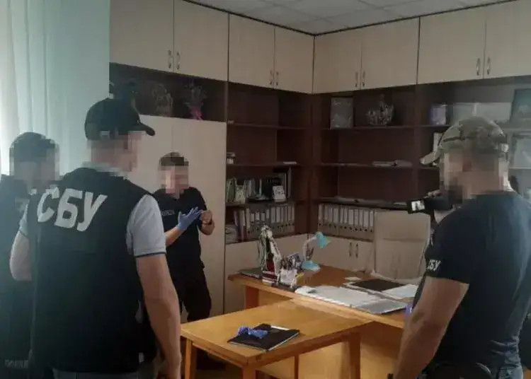 Начальниця відділу освіти на Криворіжжі спричинила збитки на 3 млн грн