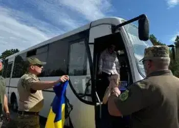 Трьох мешканців Дніпропетровщини повернули з полону