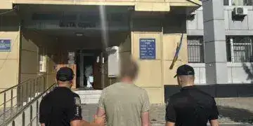 Двох дніпрян спіймали на тому, що вони відправляли в Одесу гранати поштою