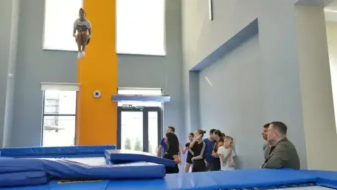 У Дніпрі зʼявилася ціла батутна школа