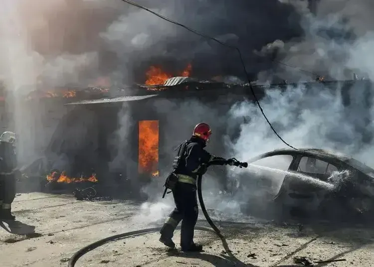 Ворожий обстріл спричинив велику пожежу на Дніпропетровщині