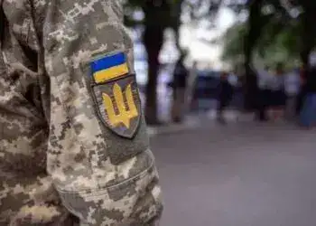 На площі Шевченка у Дніпрі цивільний ображав представника ТЦК