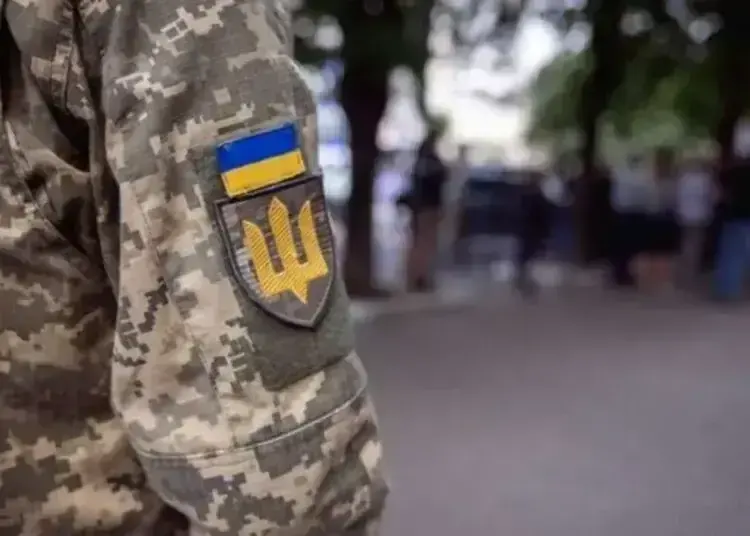 На площі Шевченка у Дніпрі цивільний ображав представника ТЦК