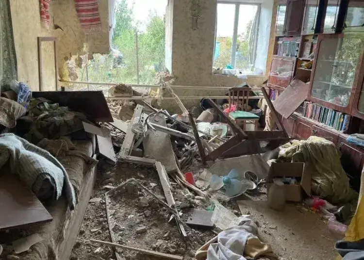 Росіяни травмували на Дніпропетровщині вагітну жінку з 4-річним хлопчиком