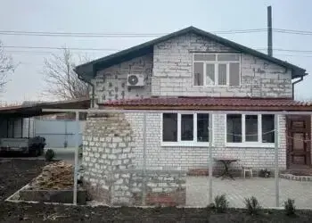 На Дніпропетровщині військові замість служби будували будинки родичам свого командира