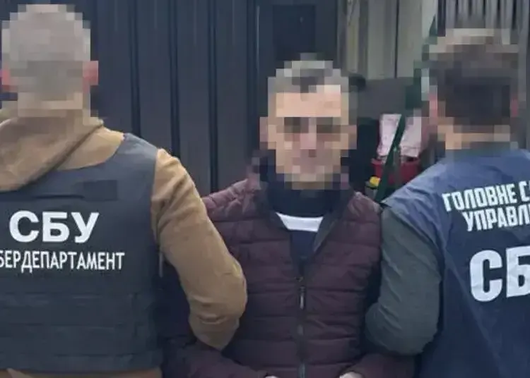 Дніпровський слюсар-«хімік» збирався палити авто військових ЗСУ для росіян