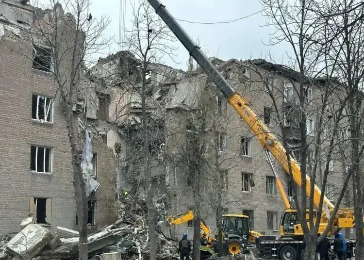 Трагедія у Кривому Розі: з-під завалів дістали жінку і трьох дітей