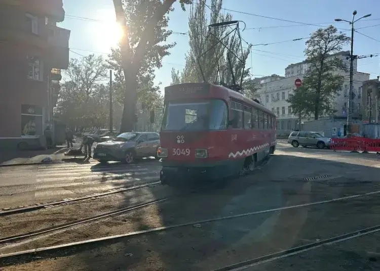 Як у Дніпрі працює електротранспорт під час відключень світла?