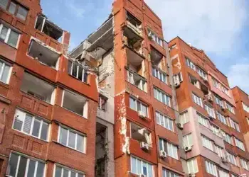 У Дніпрі повідомили, чи знесуть будинок на Виконкомівській, куди влучила ракета