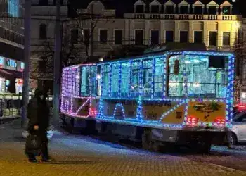Відзавтра у Дніпрі можна буде зустріти святкові трамваї та тролейбуси
