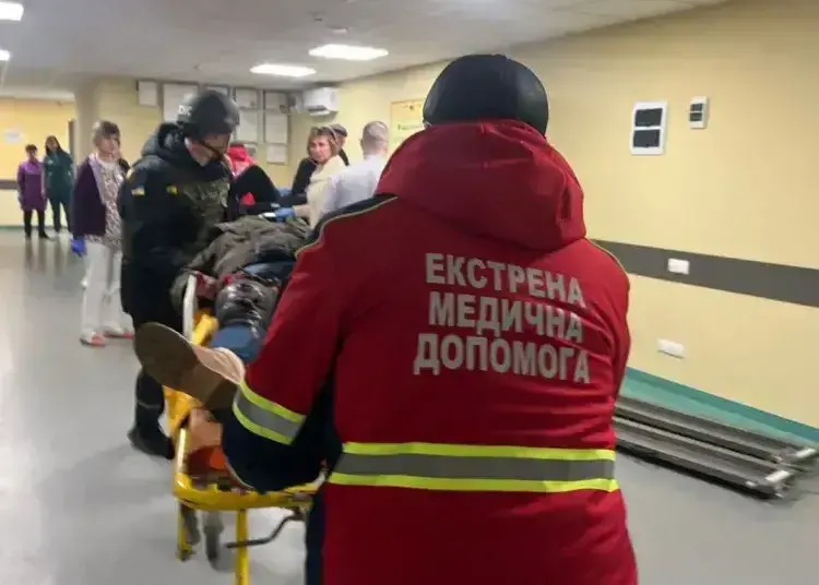 Російські окупанти вдарили посеред дня по ринку Нікополя на Дніпропетровщині