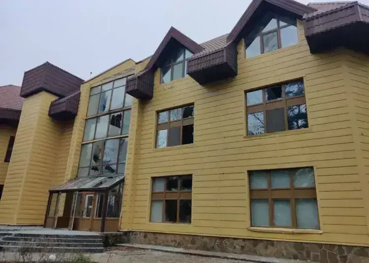 У Дніпрі показали, як виглядає база ФК "Дніпро" після обстрілу