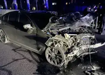 Страшна аварія у Дніпрі: БМВ вʼїхав в авто з дітьми, загинула 10-річна дівчинка