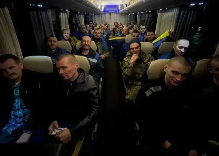 З російського полону повернулися 14 мешканців Дніпропетровщини