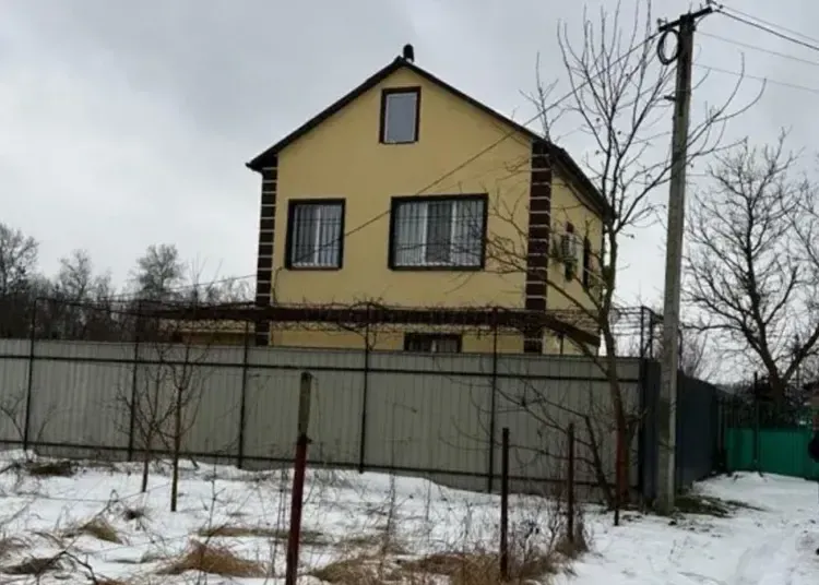 Поліцейські у Дніпрі замість служби будували дачу начальнику