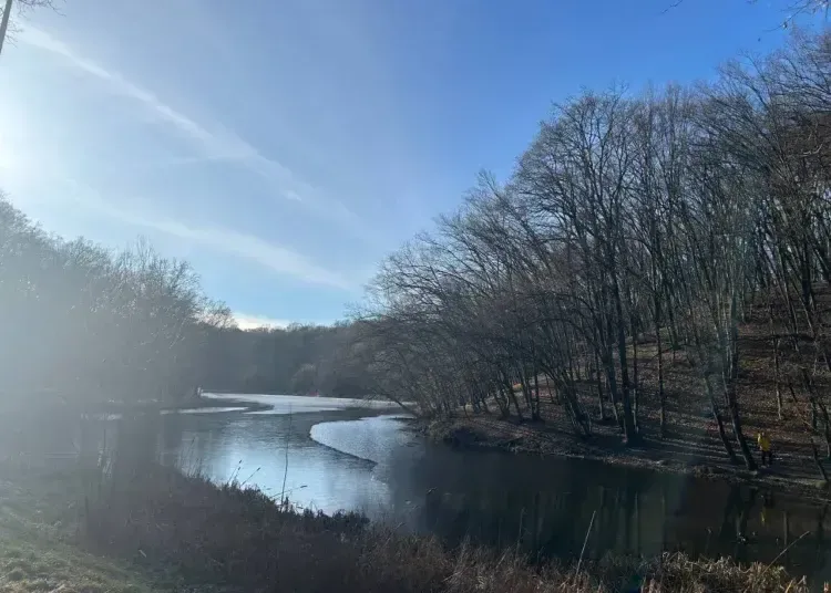 Тепло, але з опадами: якою буде погода в Україні на Водохреще