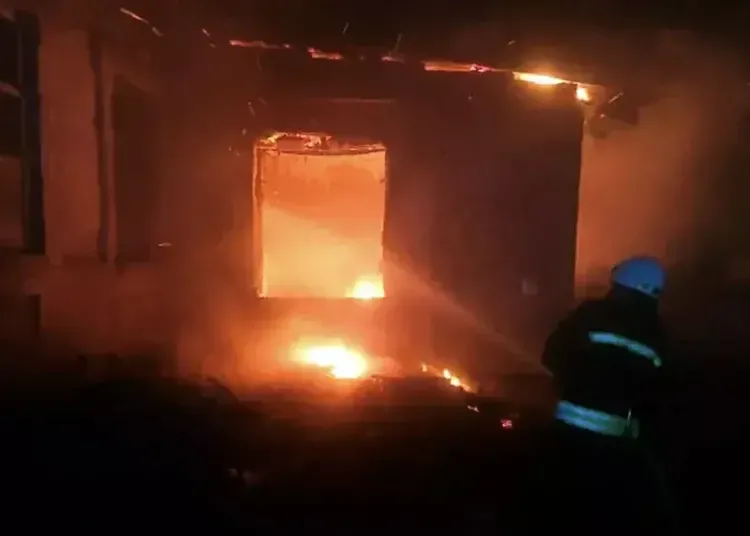 Троє людей згоріли живцем в пожежі у Дніпрі